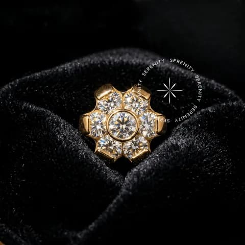TN1920 - Topo Flor Miolo Zircônia Push Pin - Titânio Revestido de Ouro 18k