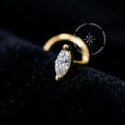 OR52 - Piercing Nostril Anzol Navete Cravejada - Ouro 18K Maciço