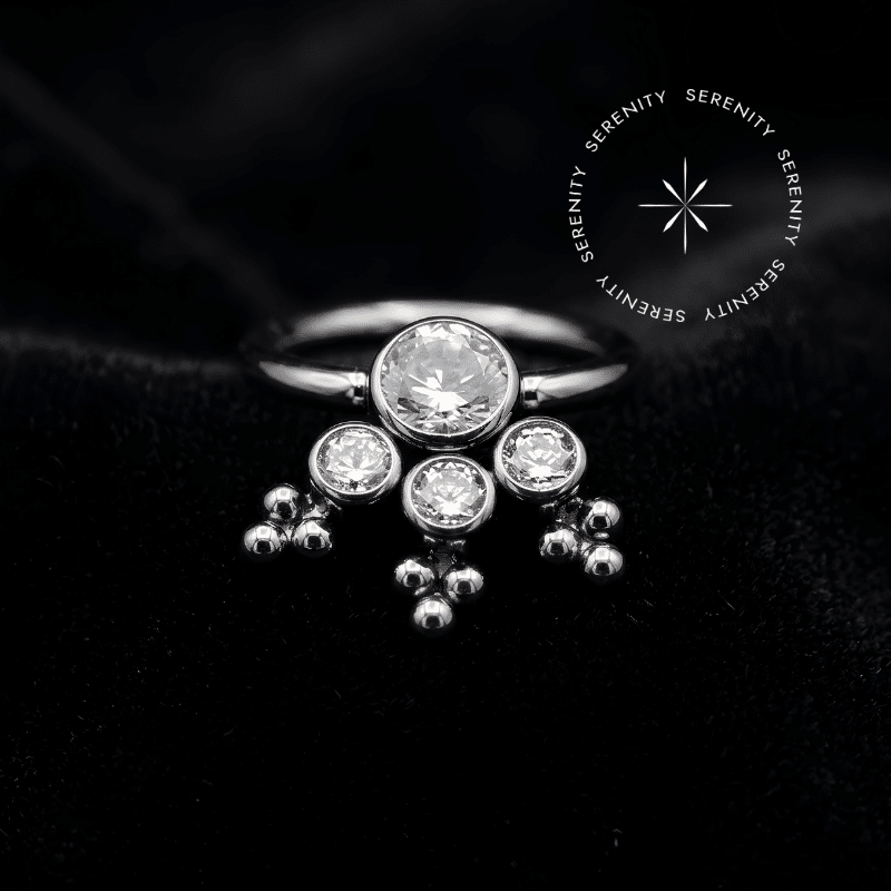 Piercing Argola Captive Cravejado em Titânio