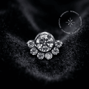 Piercing Topo Meia Flor em Titânio
