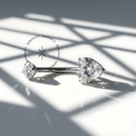 Piercing de Umbigo Classic Heart Titânio F136 Zircônia Criada em Laboratório Rosca Interna Serenity