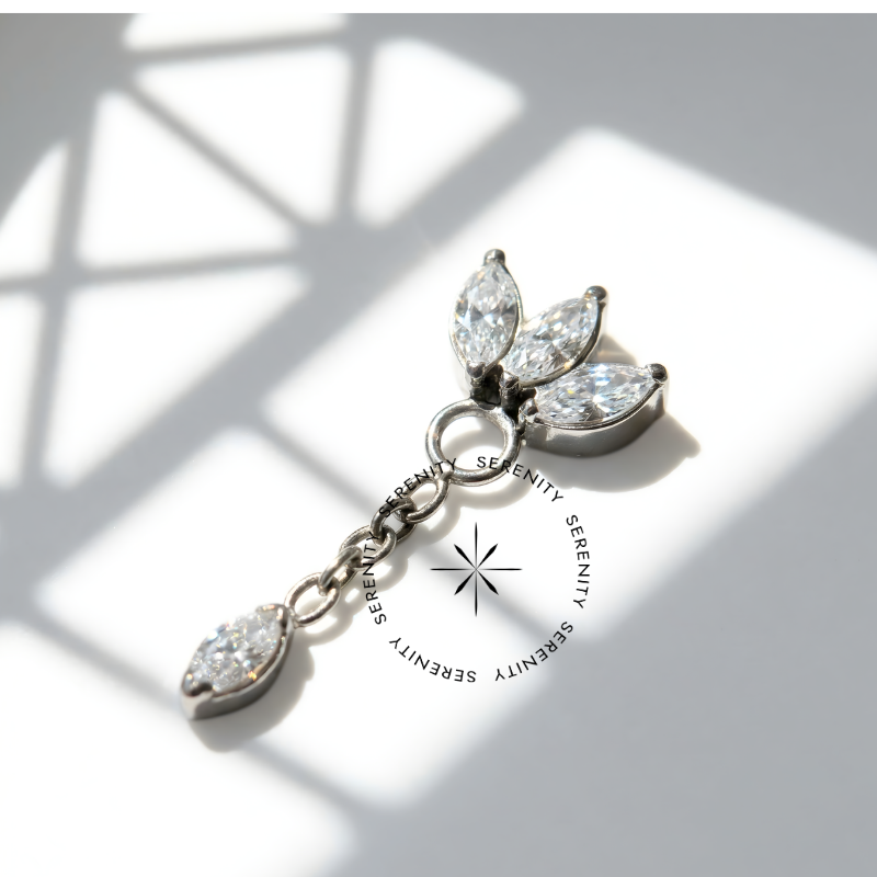 TN732 Piercing Topo 3 Navetes Pingente Zircônia Titânio ASTM F136 - Imagem 2