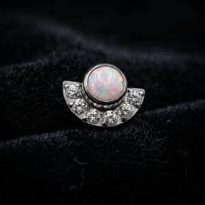 Piercing Topo Cravejado em Titânio