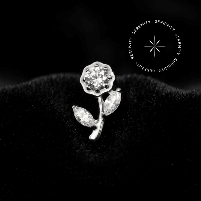 TN983 - Topo Flor com Caule Cravejado - Titânio Grau Implante (ASTM F136)