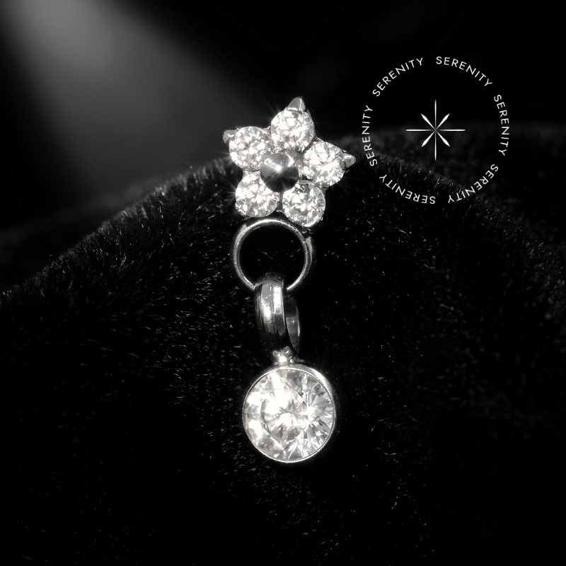 Piercing Topo Flor com Pingente em Titânio