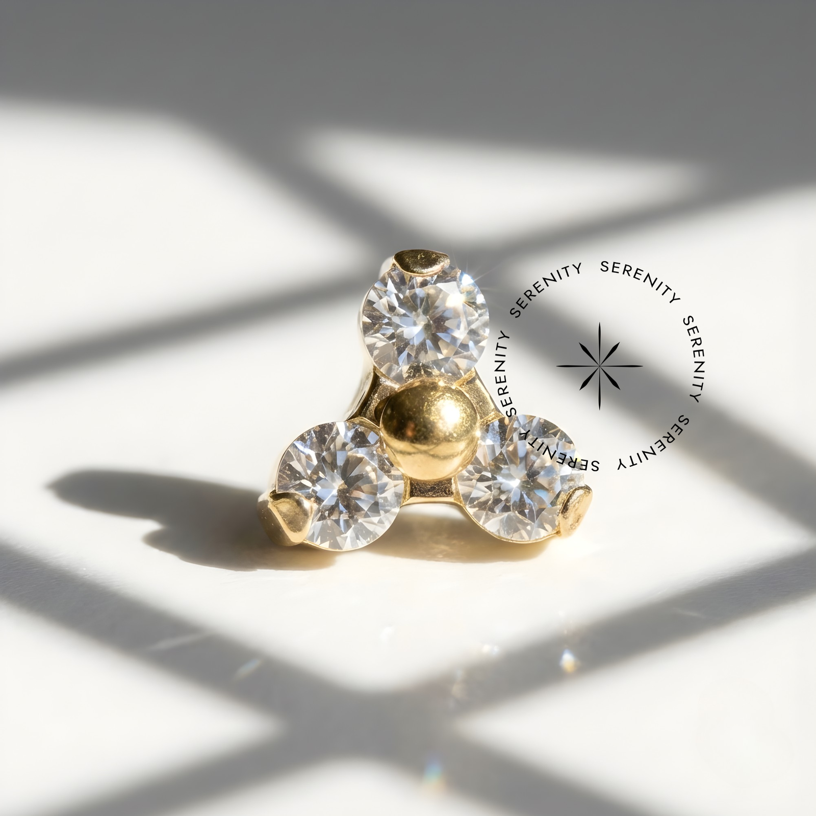 Piercing Topo Trinity Zircônia Titânio e Ouro 18k