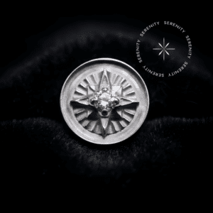 Piercing Topo Bússola em Titânio