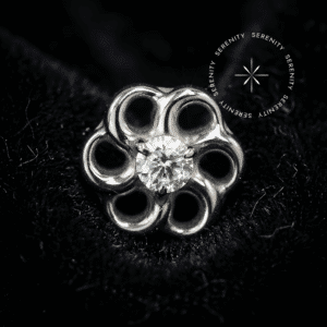 Piercing Topo Flor Infinita em Titânio