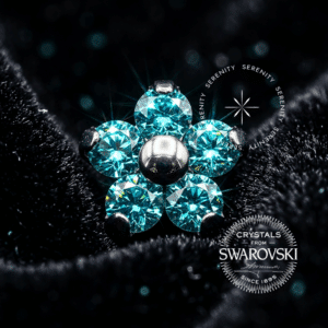 Topo Piercing Flor Titânio TS02 de rosca interna cravado com cristais Swarovski na vibrante cor azul Aqua Blue.