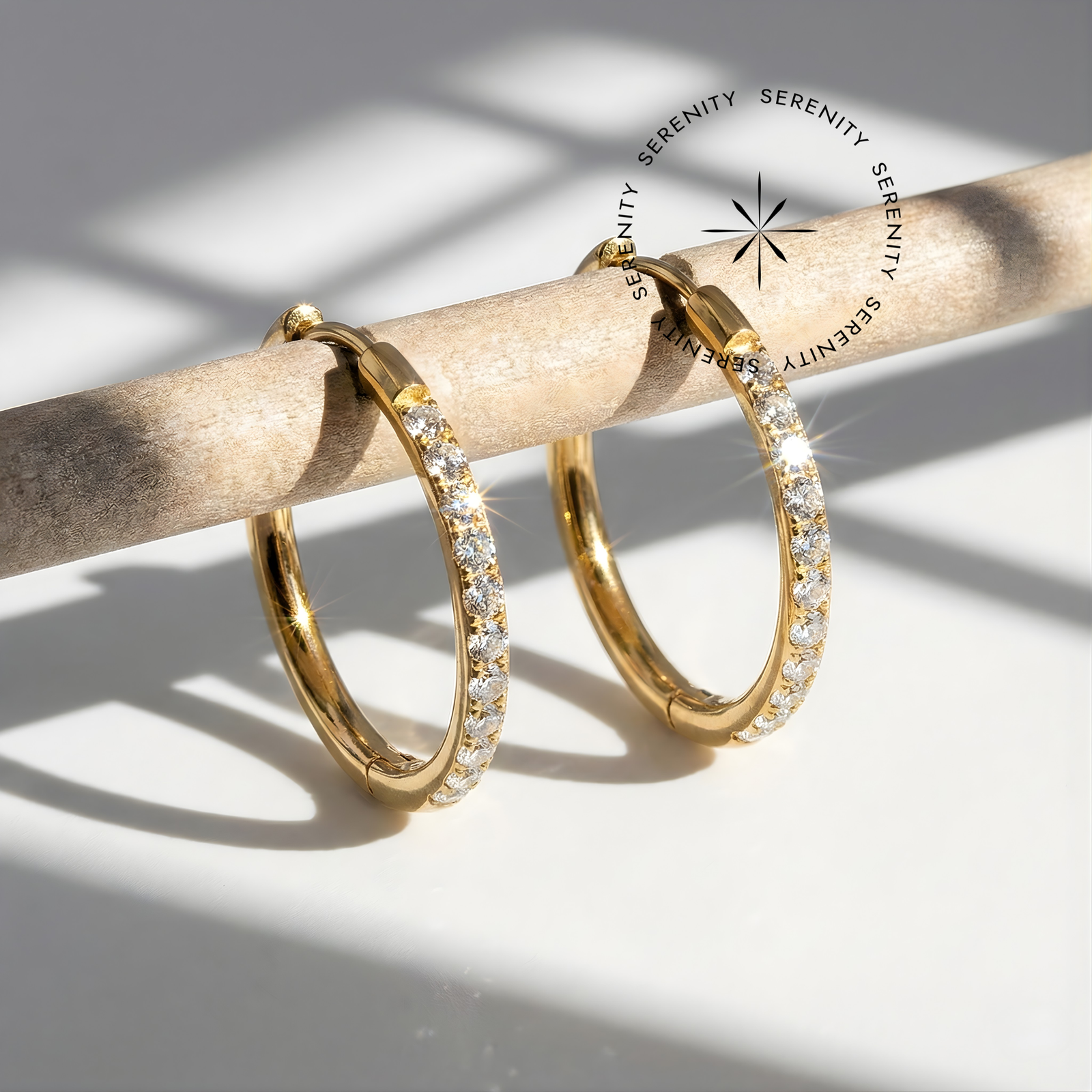 Brinco Argola Cravejada Lux 14mm Titânio e Ouro 18k (Par)