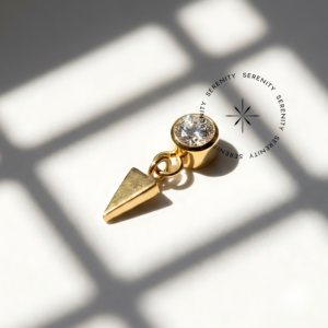 Piercing Topo Zircônia Solitária com Pingente Triangular Titânio e Ouro 18k
