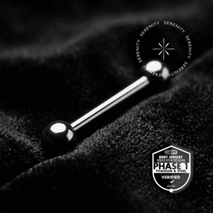 Piercing Barbell Titânio TT04 com sistema de rosca interna haste reta 1.6mm espessura e esferas lisas, ostentando orgulhosamente o selo Titânio Mill APP Phase 1.