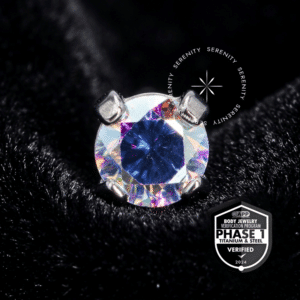 Piercing Ponto de Luz Titânio TT06 com sistema push pin e Zircônia Premium boreal cravação prongset em garras, exibindo selo Titânio Mill APP Phase 1.