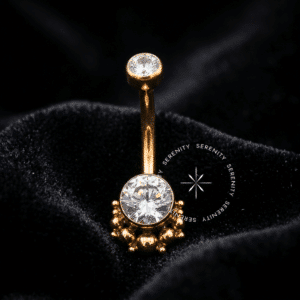 Piercing Umbigo Coroa Esferas Titânio revestido de ouro 18k com zircônia premium emoldurada, rosca interna segura.
