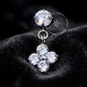 Piercing Push Pin Titânio topo design trevo com pingente pendente cravejado de zircônia premium cristal, prateado em titânio astm f136 para orelha.