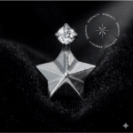 Piercing Titânio Grau Implante com design tridimensional de estrela facetada na cor titânio puro natural, cravejado com zircônia premium translúcida ao centro, base atraumática para perfurações corporais e cartilagem.