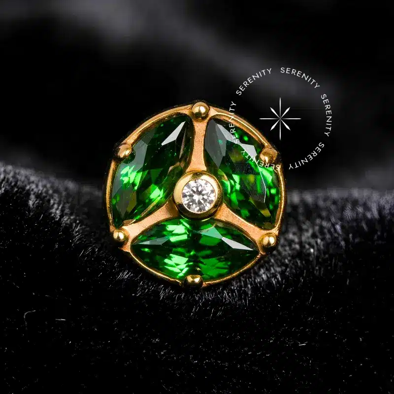 EP02 – Conjunto Auricular Cravejado Verde Esmeralda – Titânio Revestido de Ouro 18k - Imagem 6