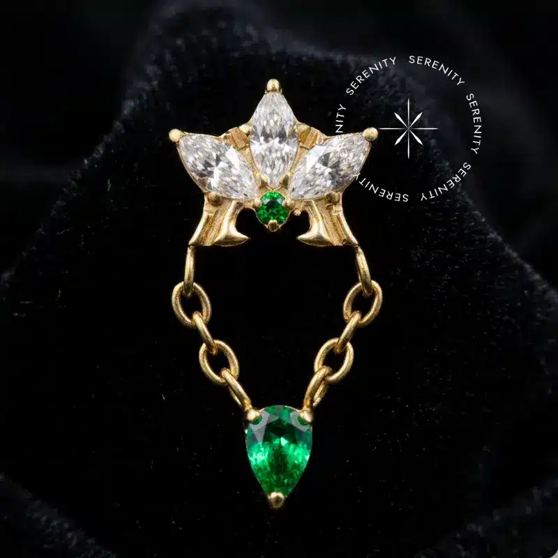 EP02 – Conjunto Auricular Cravejado Verde Esmeralda – Titânio Revestido de Ouro 18k - Imagem 5