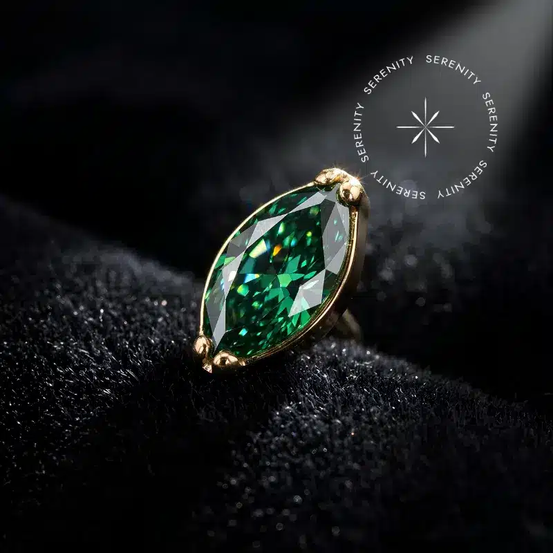 EP02 – Conjunto Auricular Cravejado Verde Esmeralda – Titânio Revestido de Ouro 18k - Imagem 4